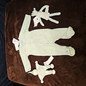 NWT Under The Nile 3pc Sleeper with 2 toys.